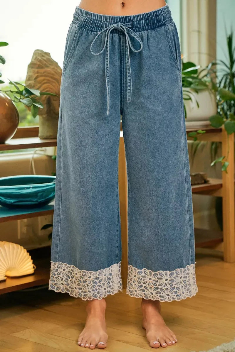 Women's Casual Lace Trimmed Elastic Waistband Wide Leg Jeans