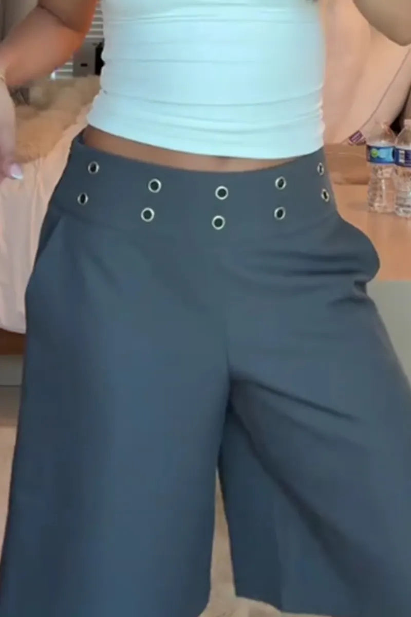Women's Casual Wide Leg Shorts With Cut Out Waist Detail