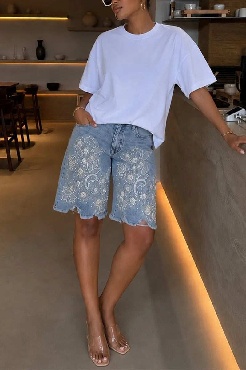 Women's Casual Embroidery Beads Wash Asymmetric Hem Short Jeans