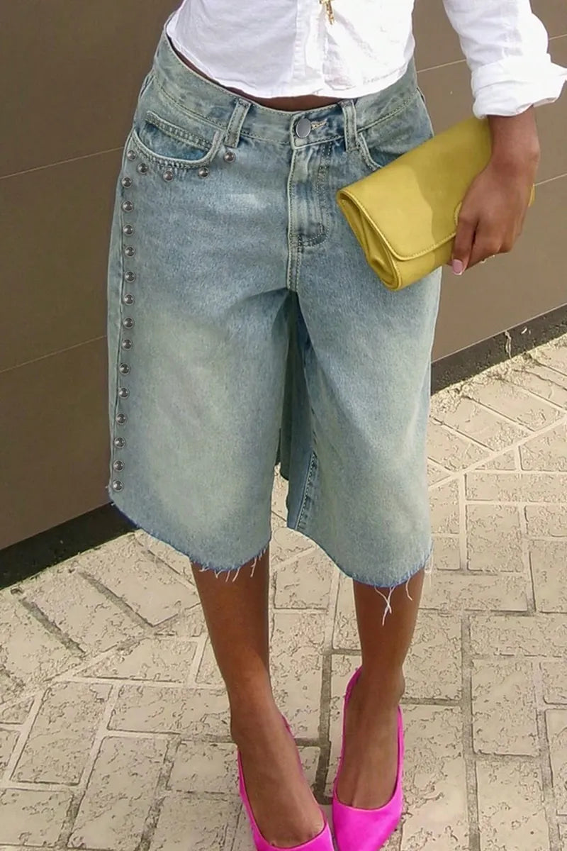 Ladies' Non Stretch Straight Tube Light Wash Bermuda Denim Shorts With Bead Detailing And Pocket Design