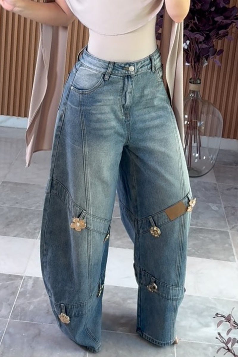 Women's Fashion Patchwork Rhinestone Decor Curved-Cut Jeans