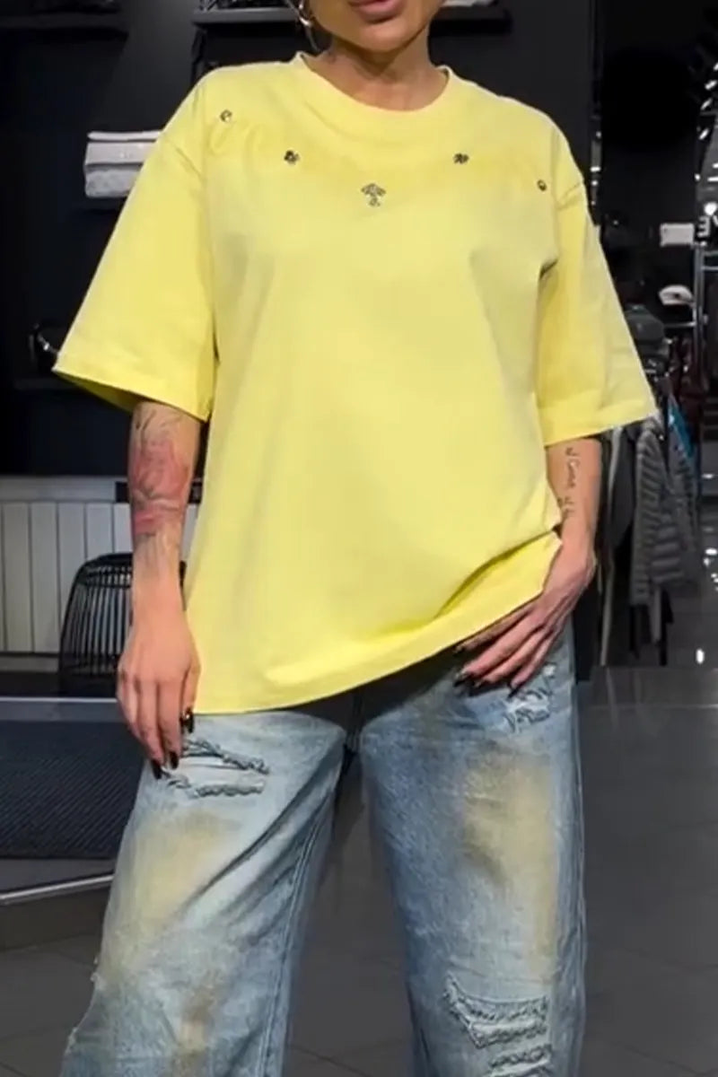 Women Round Neck T-shirt or Retro Scratch Wide Leg Jeans