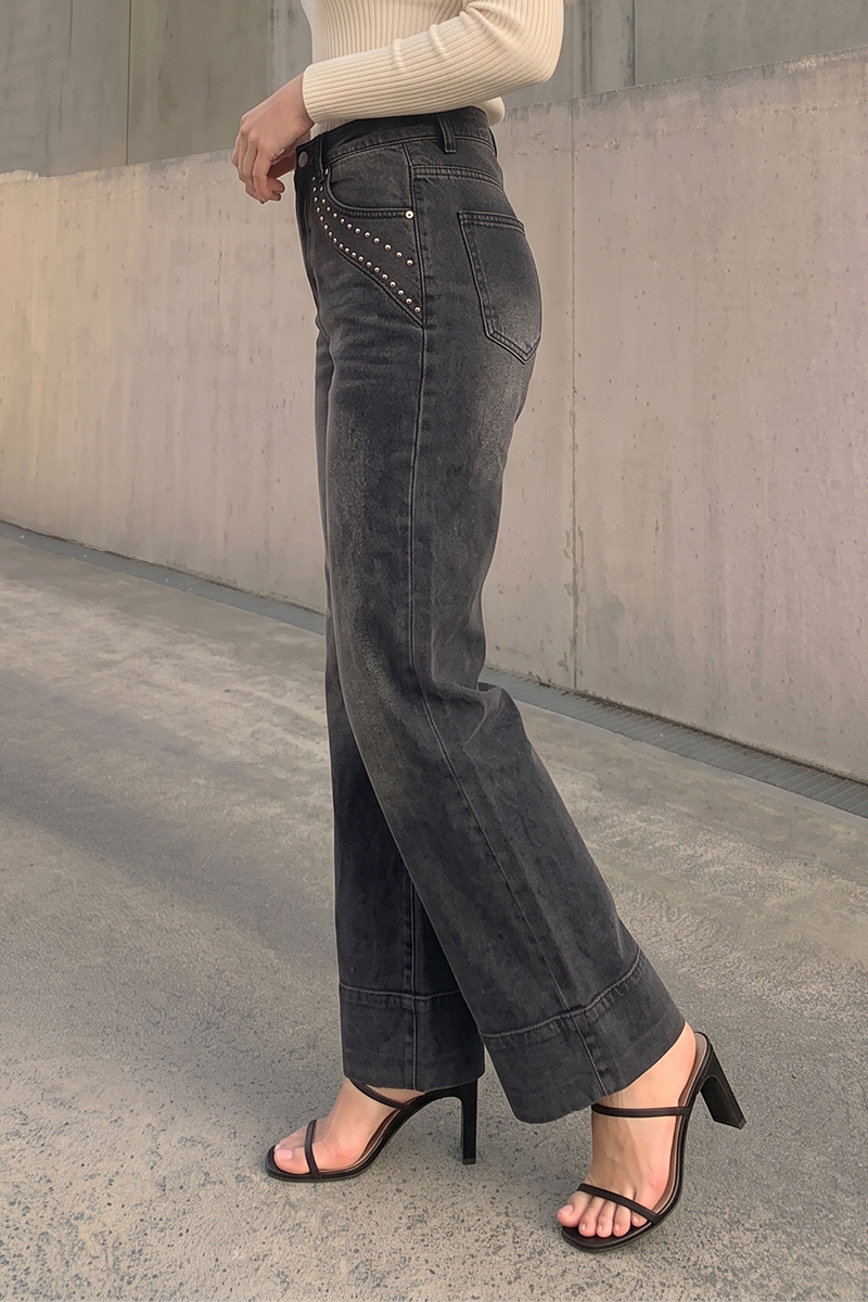Women's Washed Black Wide Leg Jeans with Studded Pockets Front Seam Cuffed Denim Pants