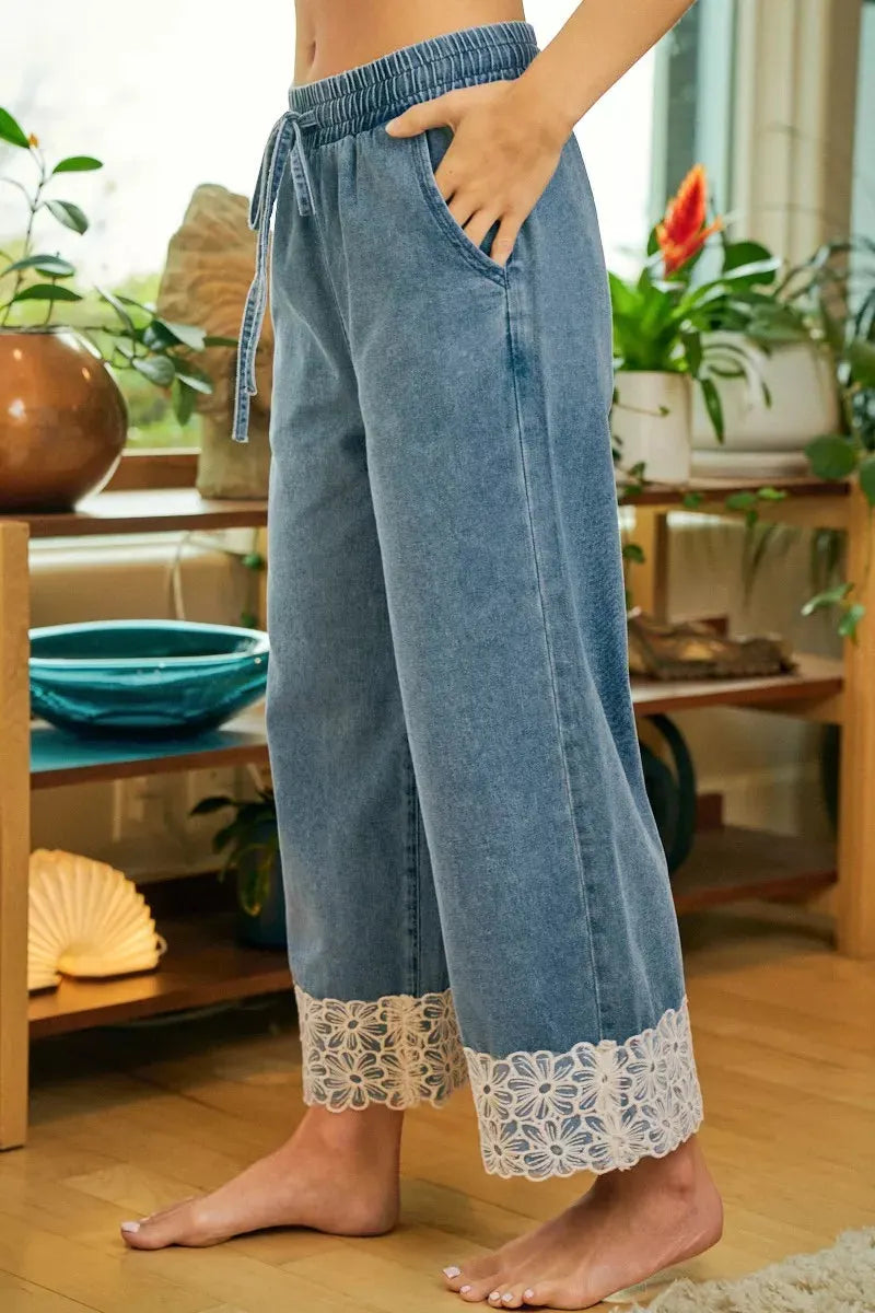 Women's Casual Lace Trimmed Elastic Waistband Wide Leg Jeans