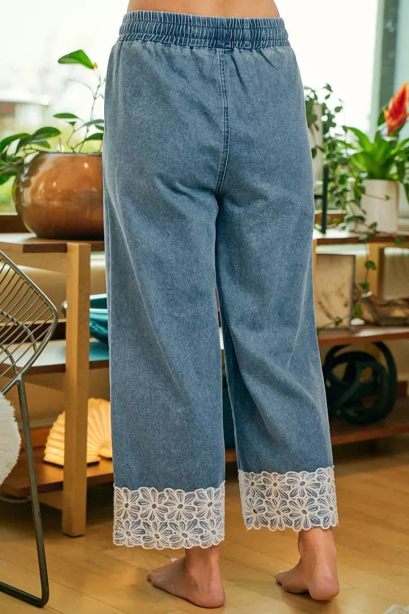 Women's Casual Lace Trimmed Elastic Waistband Wide Leg Jeans