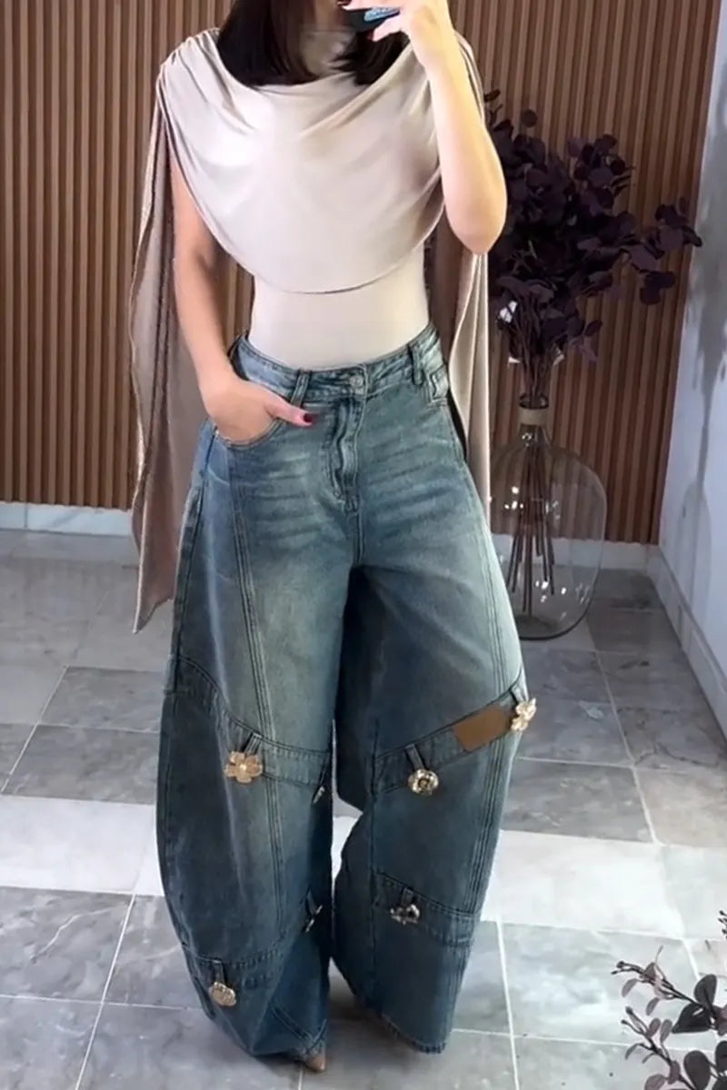 Women's Fashion Patchwork Rhinestone Decor Curved-Cut Jeans