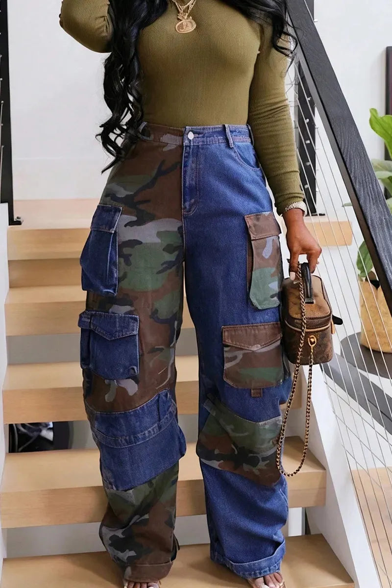 Women's Casual Paneled Multi-Pocket Wide Leg Cargo Jeans