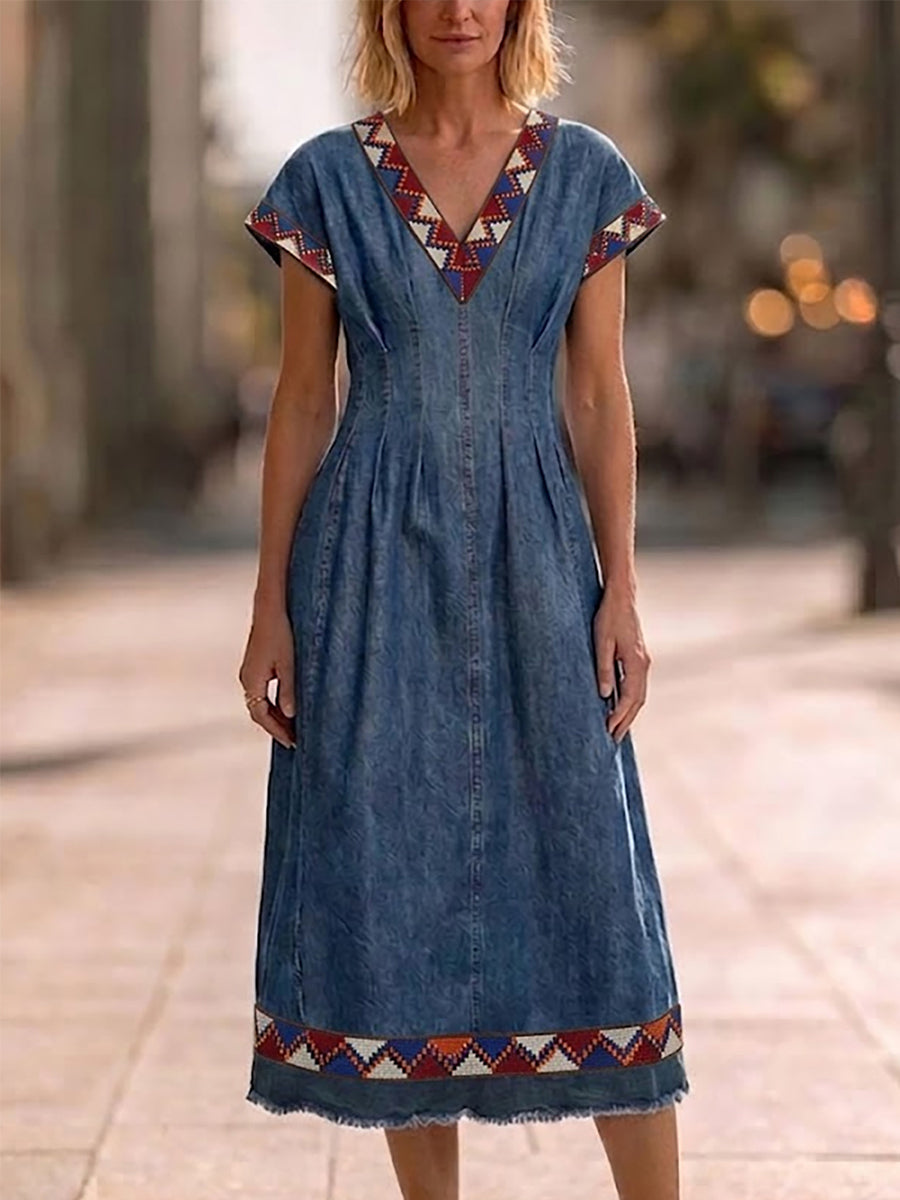 Vintage-style Denim Dress With Webbing Trim And Pleats