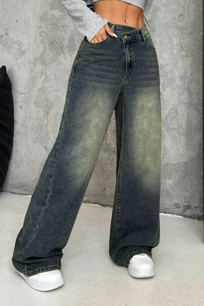 Women‘s Fluid Relaxed Fit Washed Low-Rise Jeans