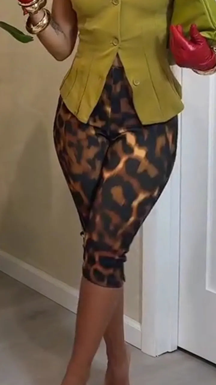 Women Casual V-neck Sleeveless Breasted Top or Printed Cropped Pants