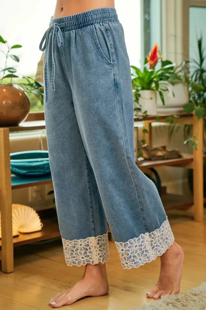 Women's Casual Lace Trimmed Elastic Waistband Wide Leg Jeans