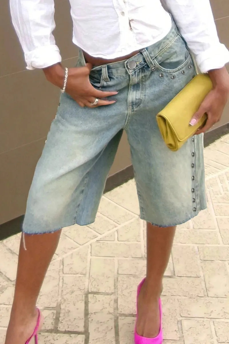 Ladies' Non Stretch Straight Tube Light Wash Bermuda Denim Shorts With Bead Detailing And Pocket Design