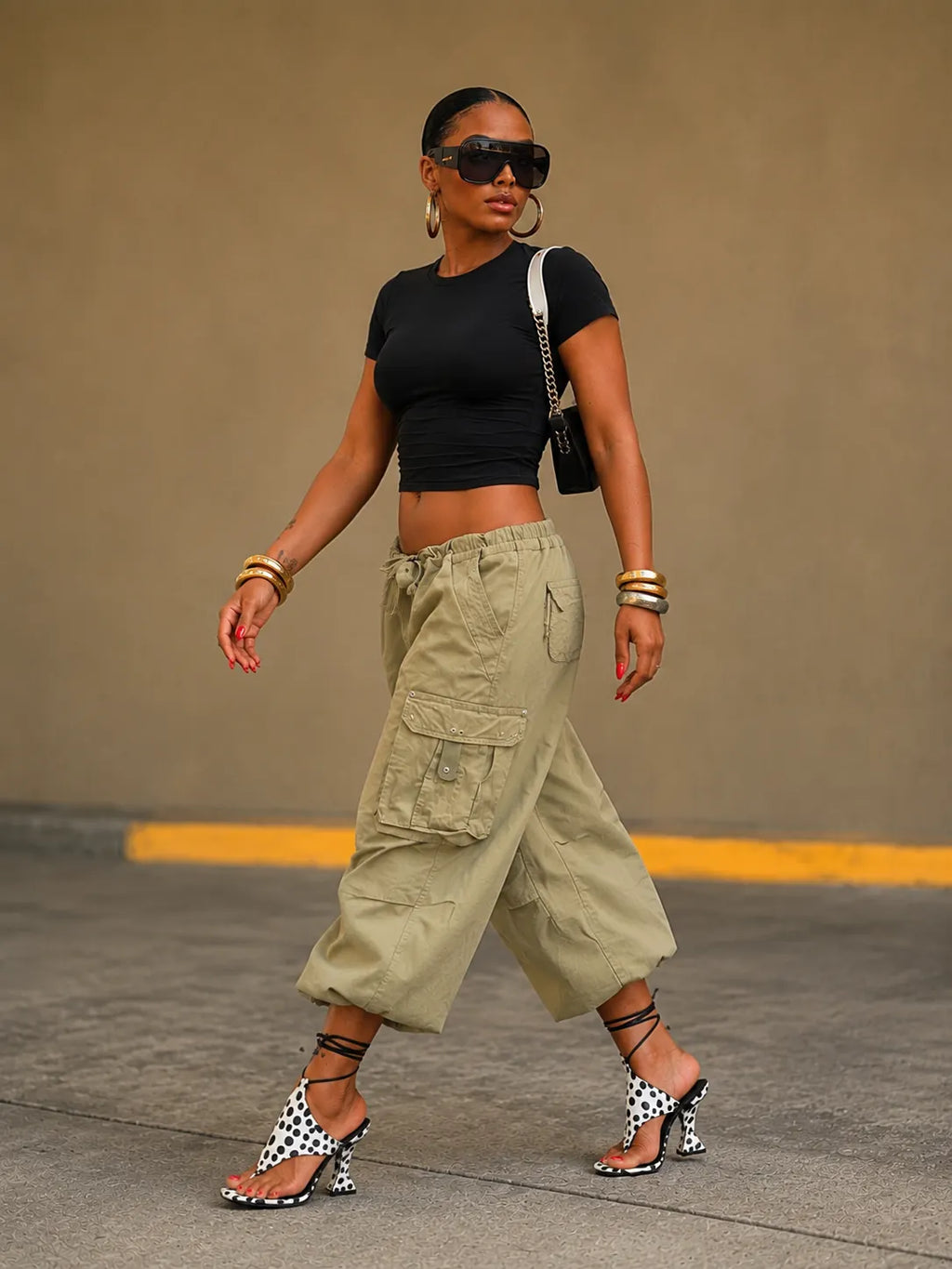 Women's Multi-Pocket Capri Cargo Pants