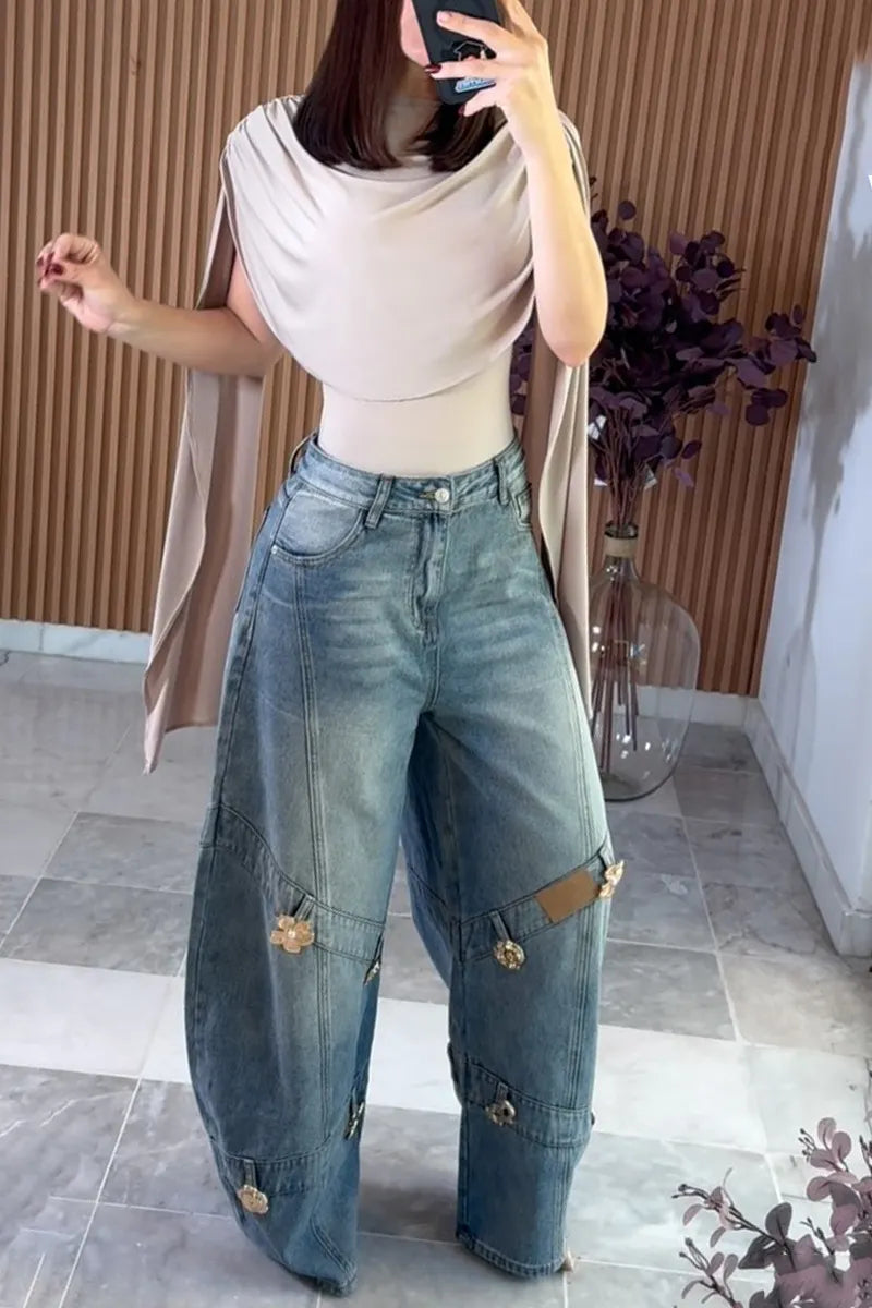 Women's Fashion Patchwork Rhinestone Decor Curved-Cut Jeans