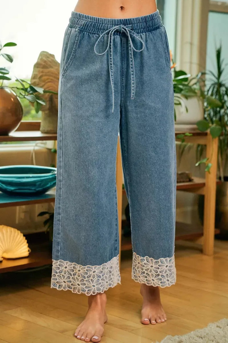 Women's Casual Lace Trimmed Elastic Waistband Wide Leg Jeans