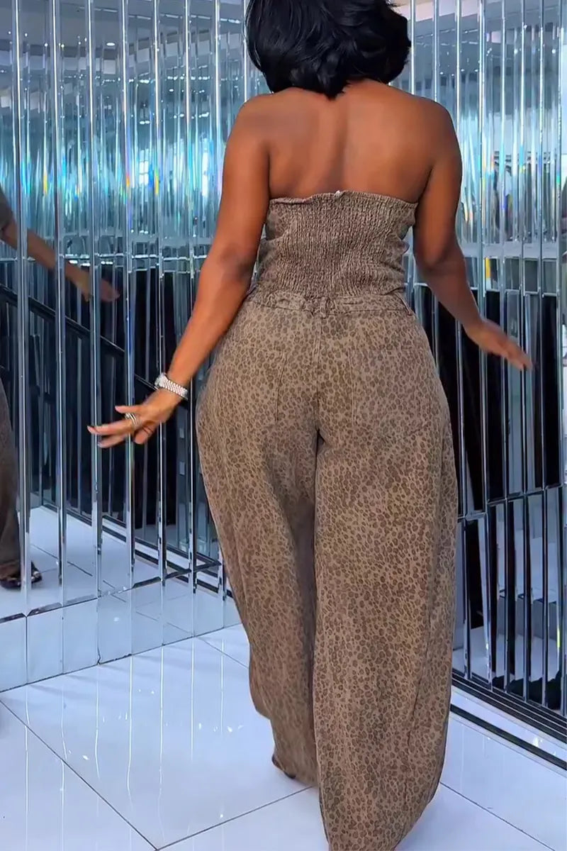Women with V-neck and Waist Cinching Splice Leopard Print Casual Jumpsuit
