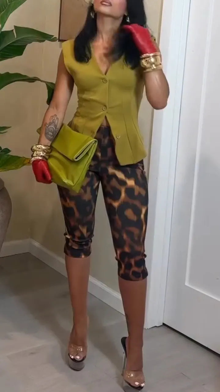 Women Casual V-neck Sleeveless Breasted Top or Printed Cropped Pants